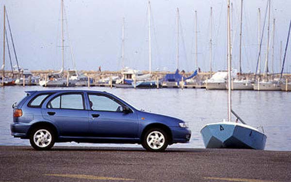  Nissan Almera  (1995-1999)