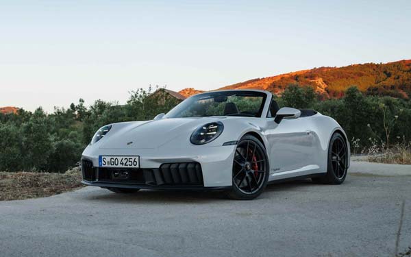 Porsche 911 GTS Cabrio 2024...