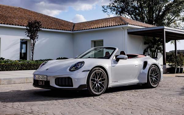Porsche 911 Turbo Cabrio 2025...