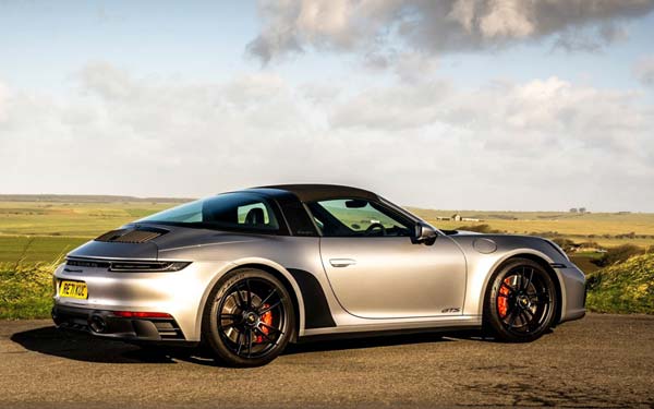 Porsche 911 GTS Targa 2021...