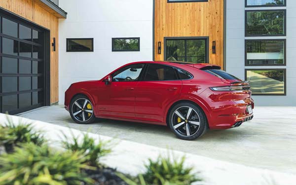 Porsche Cayenne GTS Coupe 2024...