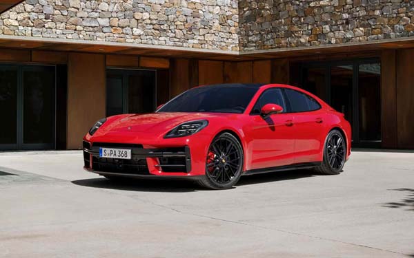 Porsche Panamera GTS 2024...