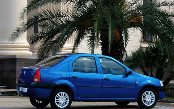  Renault Logan  (2004-2009)