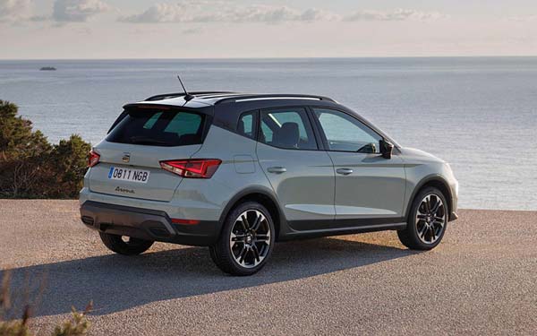 SEAT Arona 2025...