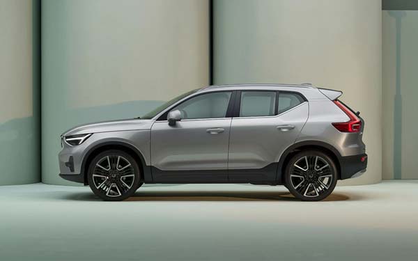 Volvo XC40 2022...