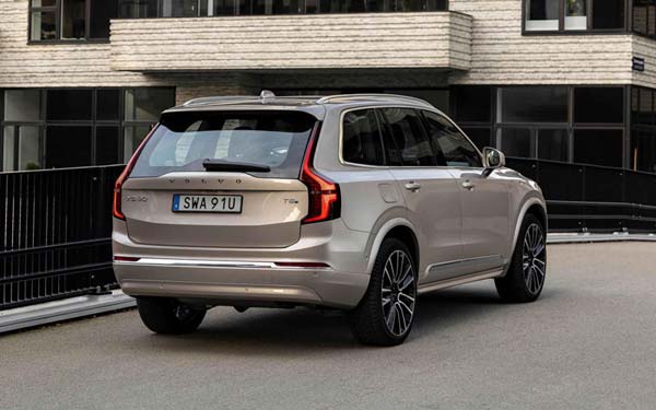 Volvo XC90 2024...