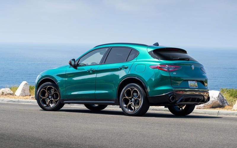 ���� Alfa Romeo Stelvio 