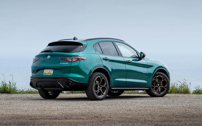 ���� Alfa Romeo Stelvio 