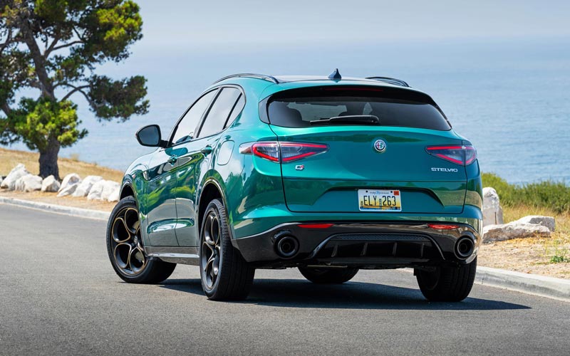 ���� Alfa Romeo Stelvio 