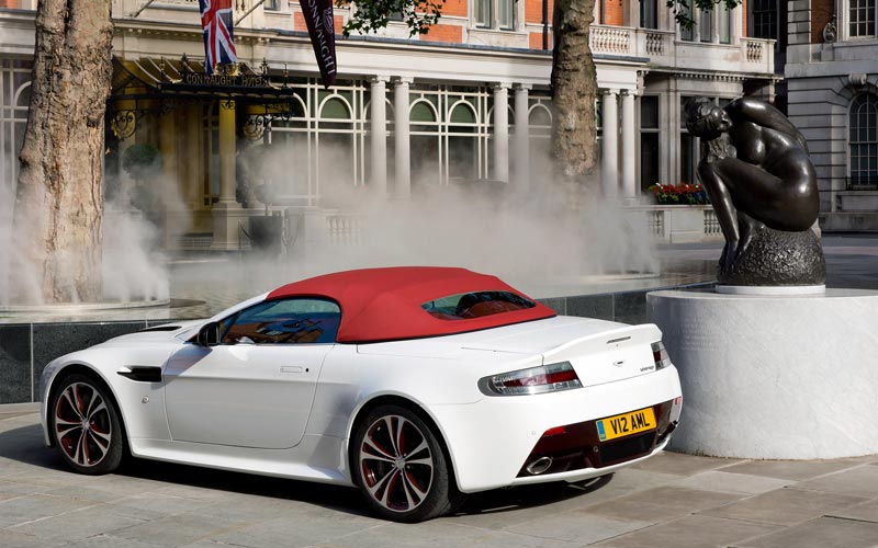  Aston Martin V12 Vantage Roadster 