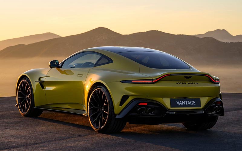  Aston Martin Vantage 