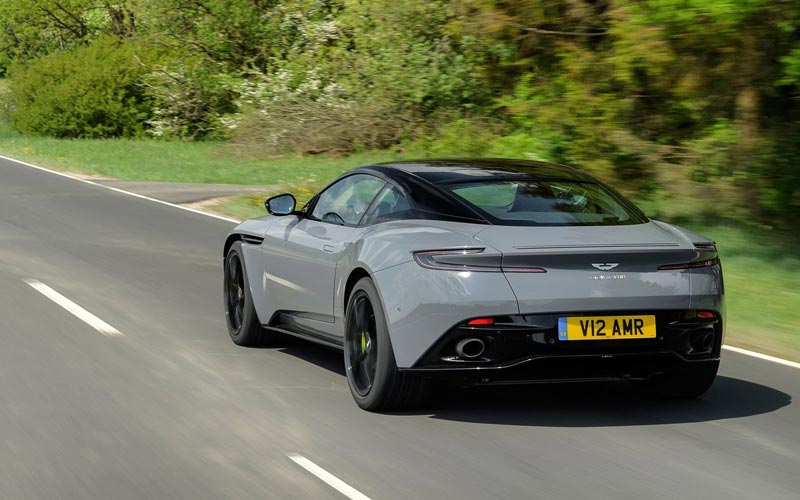  Aston Martin DB11 AMR 