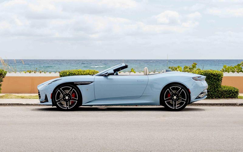  Aston Martin DB12 Volante 