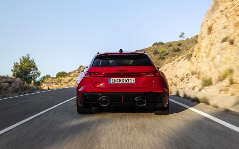 ���� Audi RS5 Avant 