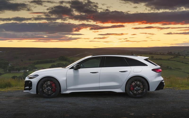 ���� Audi RS5 Avant 