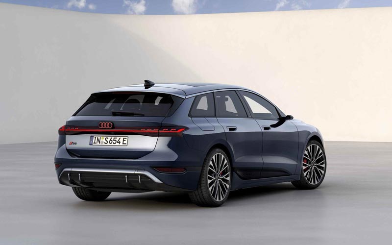  Audi S6 Avant e-tron 