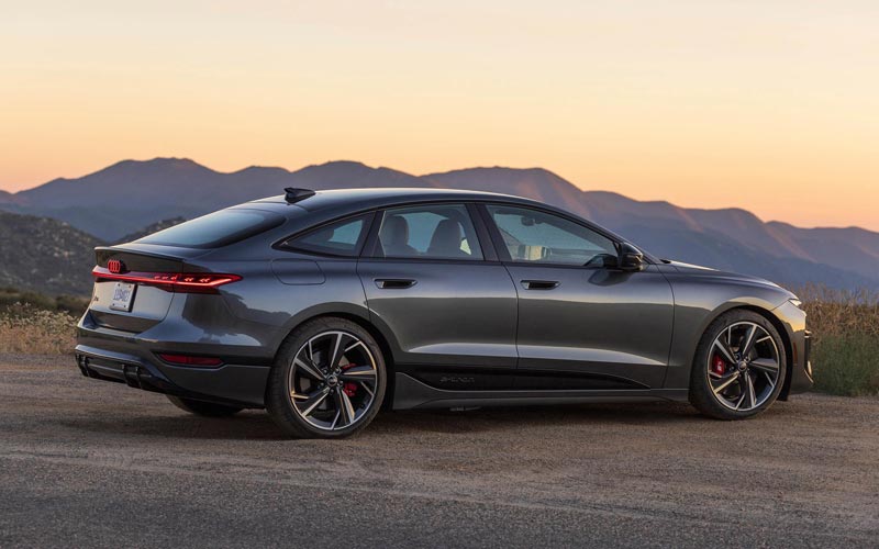 ���� Audi S6 e-tron 