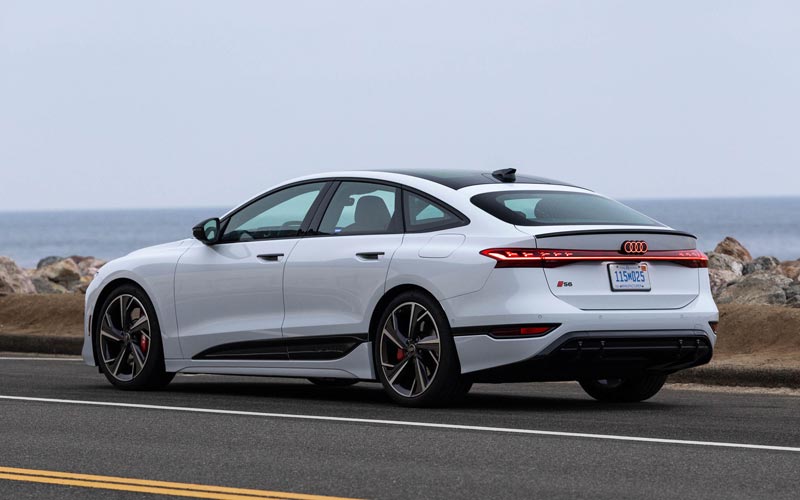 ���� Audi S6 e-tron 