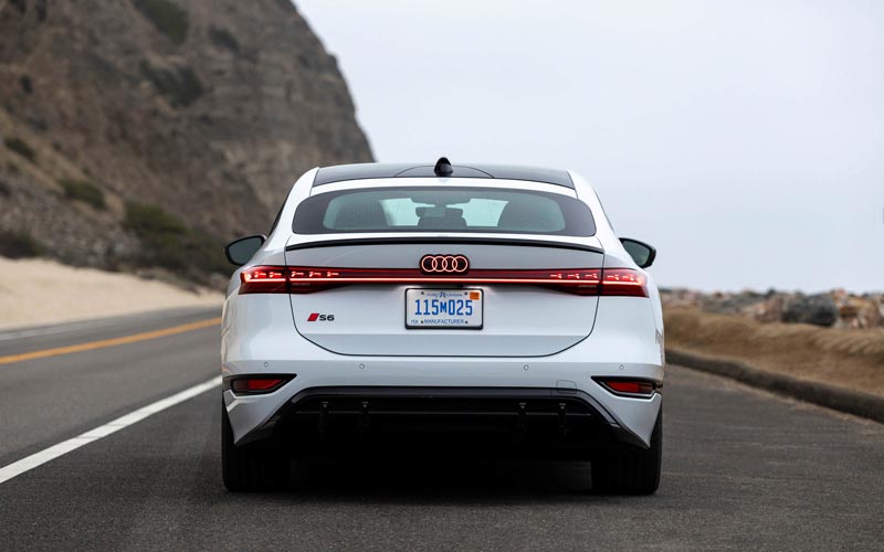 ���� Audi S6 e-tron 