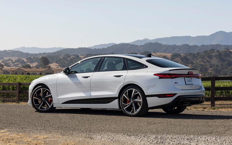 ���� Audi S6 e-tron 