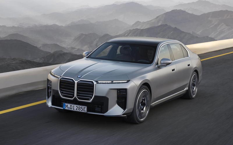 ���� BMW i7 