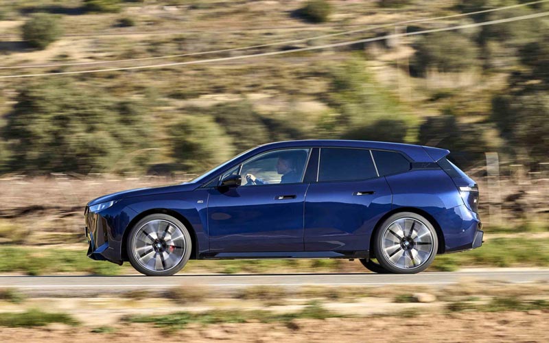  BMW iX 
