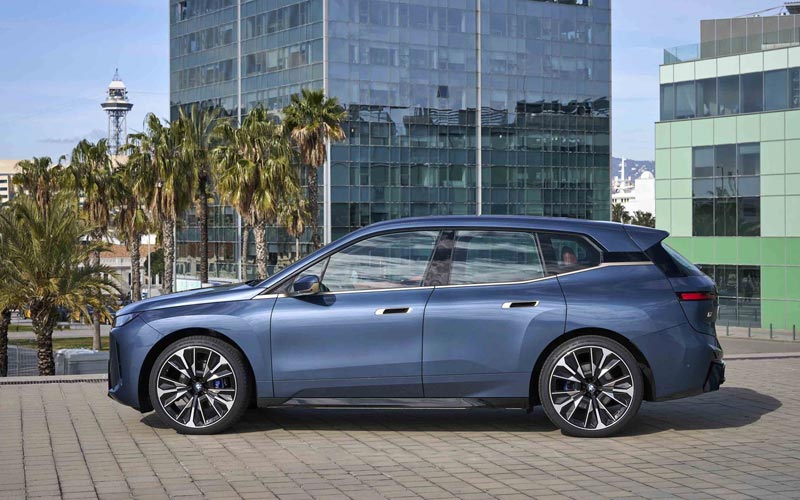  BMW iX 