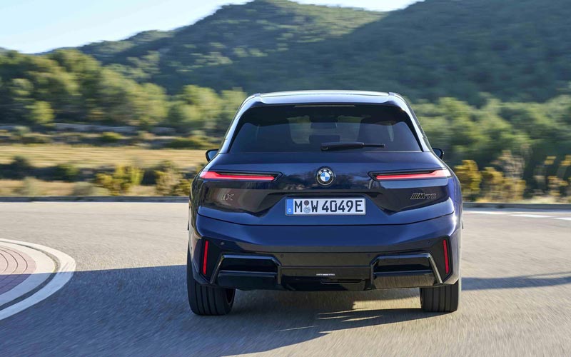  BMW iX M70 