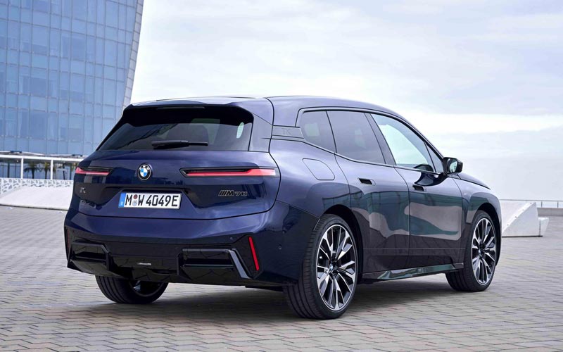  BMW iX M70 