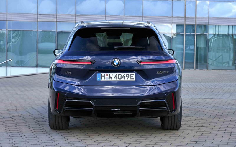  BMW iX M70 