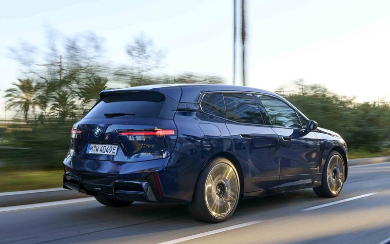  BMW iX M70 