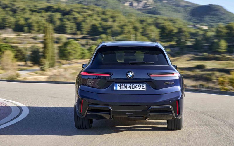  BMW iX M70 