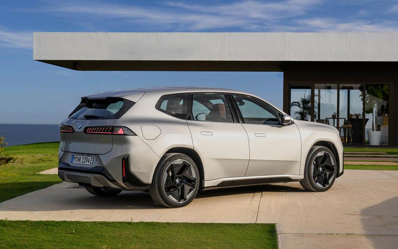 ���� BMW iX3 