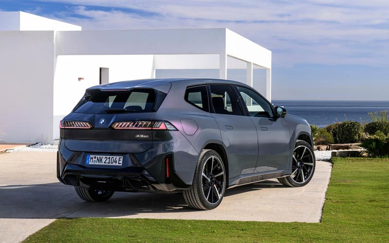 ���� BMW iX3 