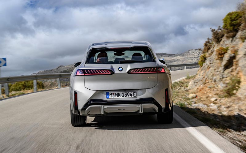 ���� BMW iX3 