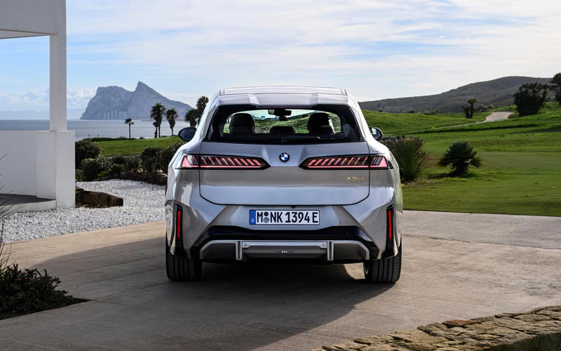 ���� BMW iX3 