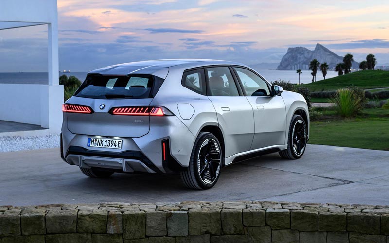 ���� BMW iX3 