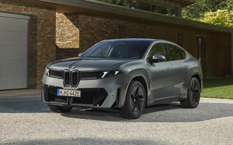 ���� BMW iX4 
