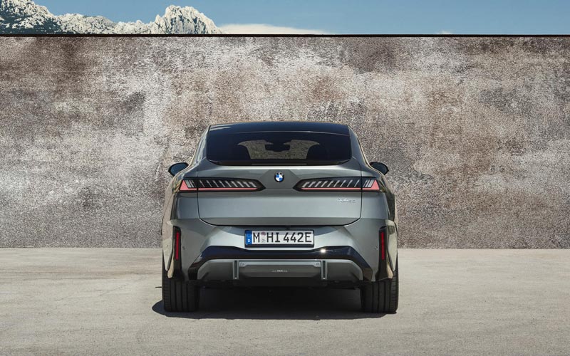 ���� BMW iX4 