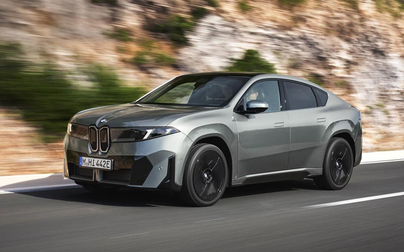 ���� BMW iX4 