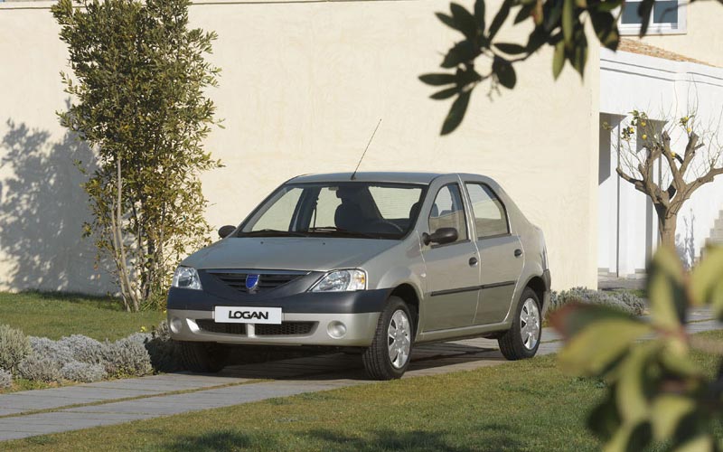  Dacia Logan  (2004-2008)