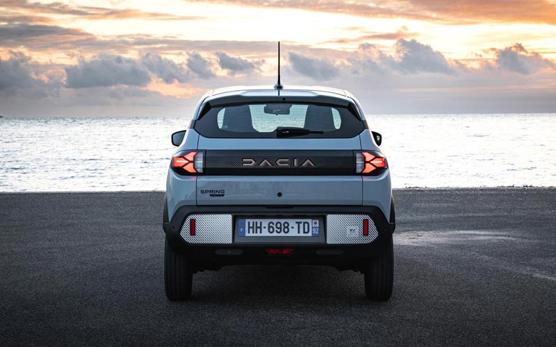 ���� Dacia Spring 