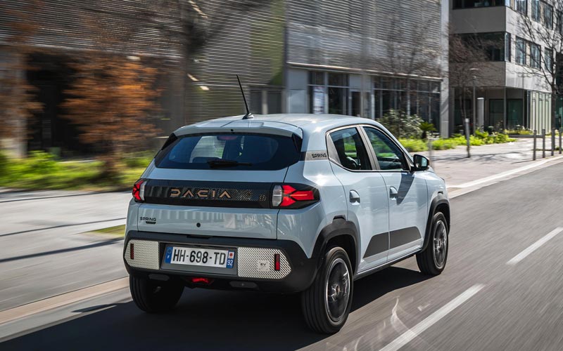 ���� Dacia Spring 