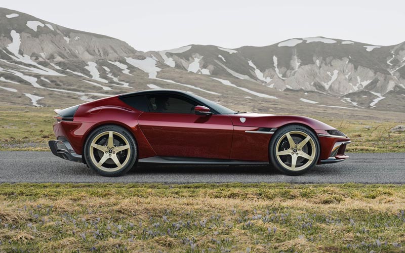 ���� Ferrari 12Cilindri 