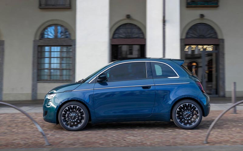 ���� FIAT 500 
