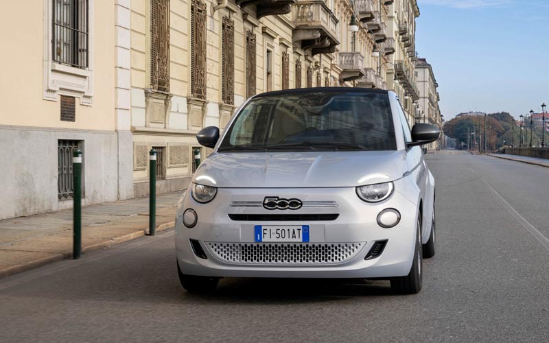 ���� FIAT 500C 