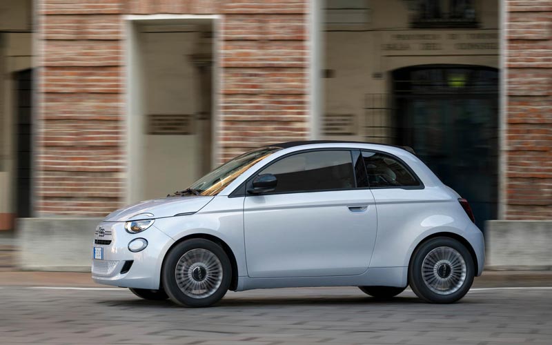 ���� FIAT 500C 