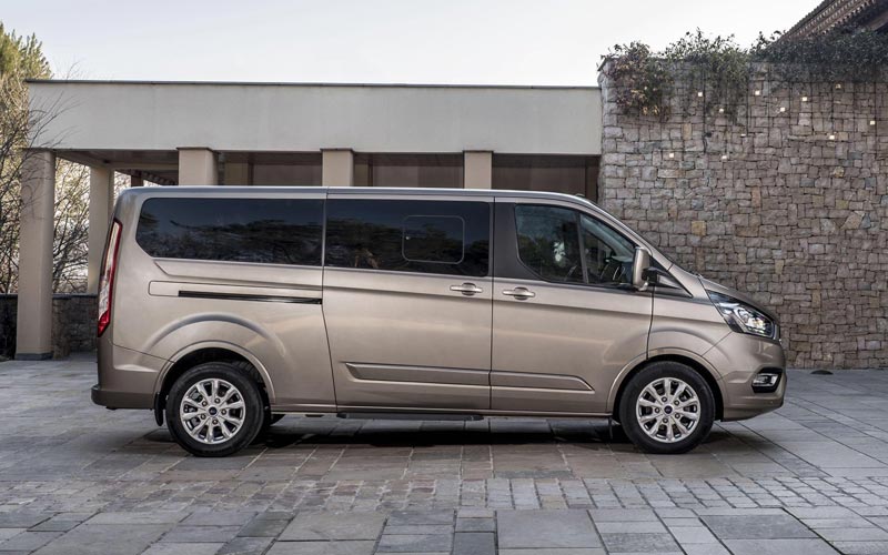  Ford Tourneo Custom LWB  (2017-2023)