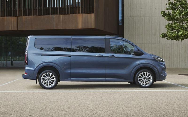  Ford Tourneo Custom LWB 