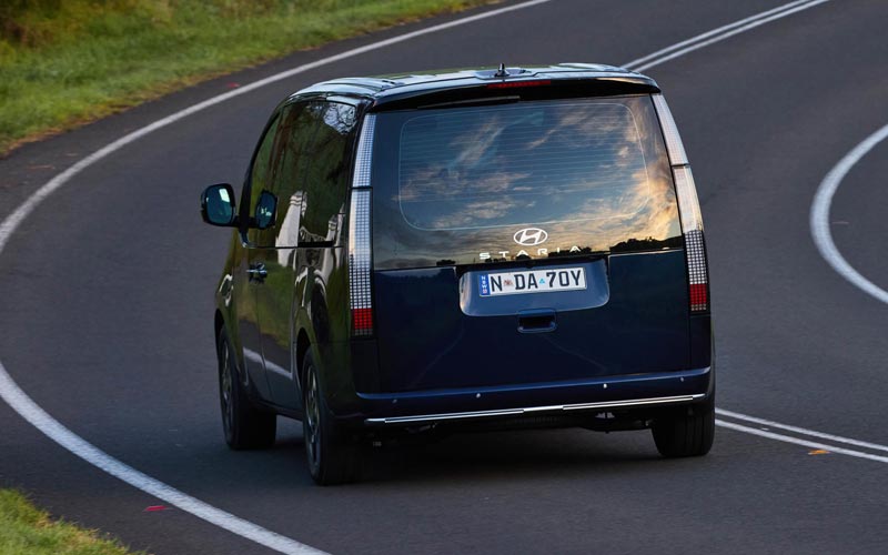 ���� Hyundai Staria 